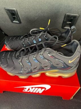 Nike Air Vapormax Plus Gold Black Sneakers, Size 14 CW7299-001 NIB NO LID!